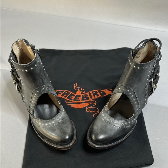 Freebird by Steven “Desert” Ankle | Black Cut-Out Booties | Size 8 (1548) - Picture 2 of 10